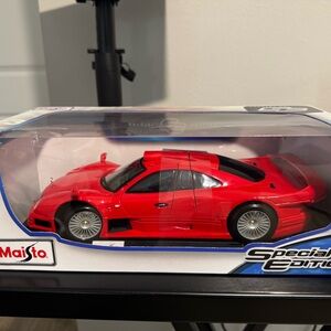 Maisto 1:18 Special Edition Mercedes‑Benz CLK‑GTR (street) — Red